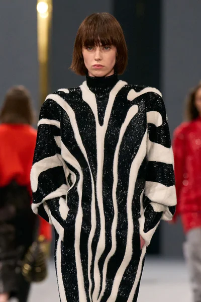 Look 83